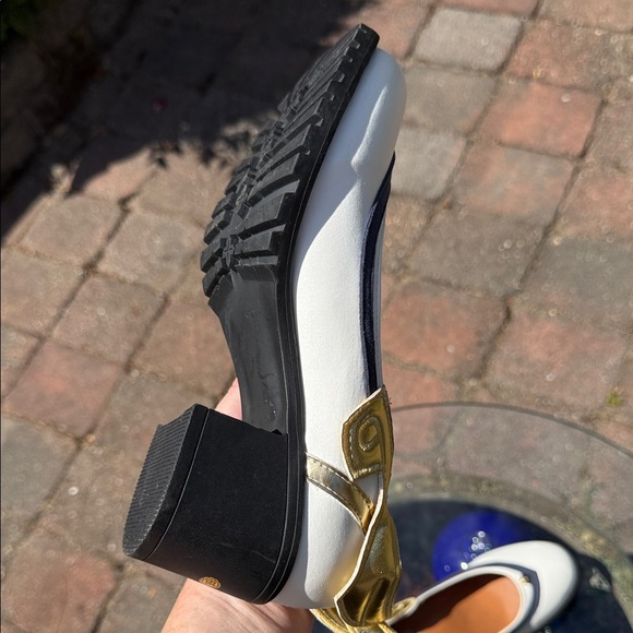NWOT Chic White and Gold Women's Heels size 39 - Picture 4 of 9